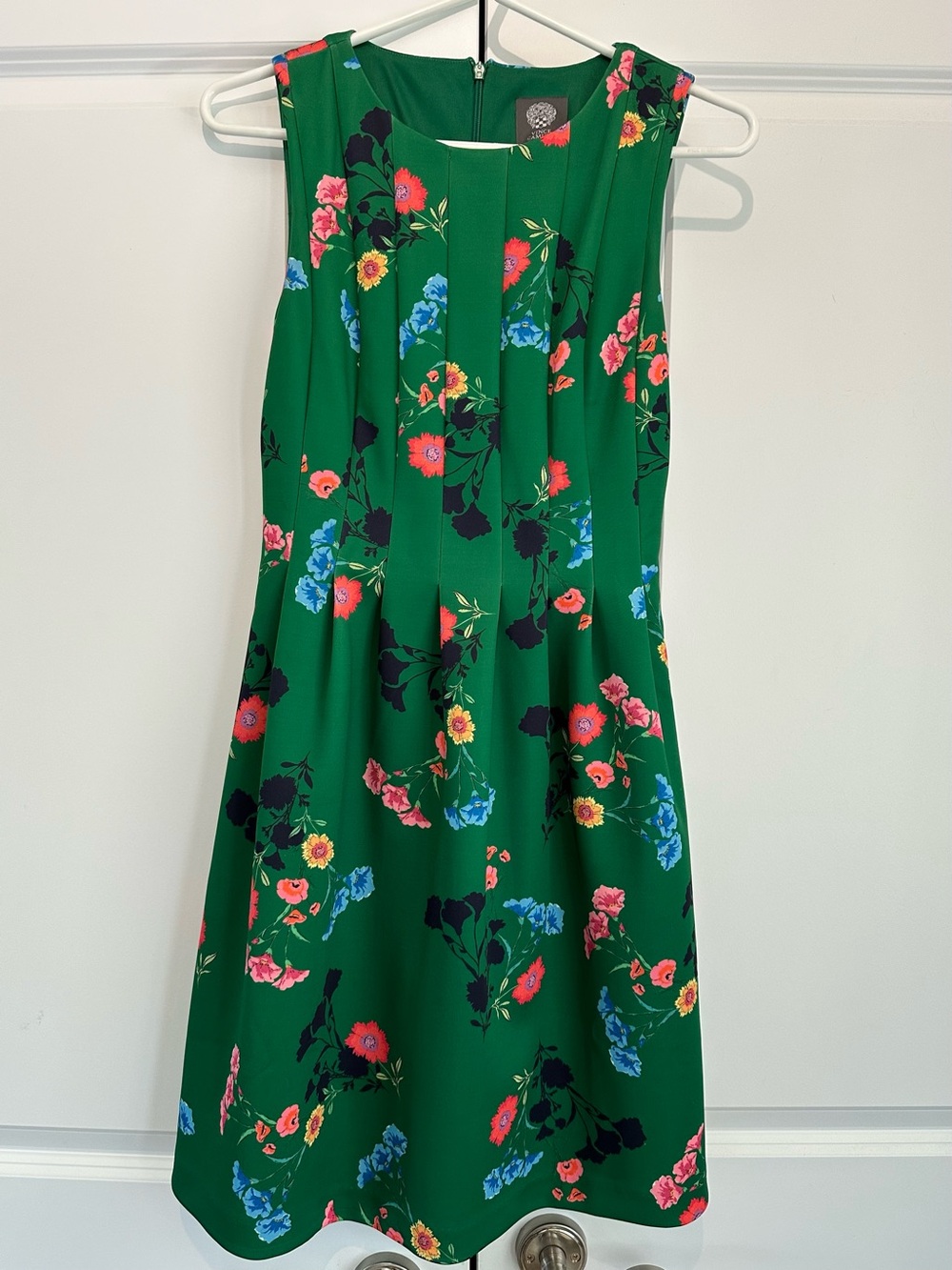 Vince Camuto Green Floral Pleated Dress size 2